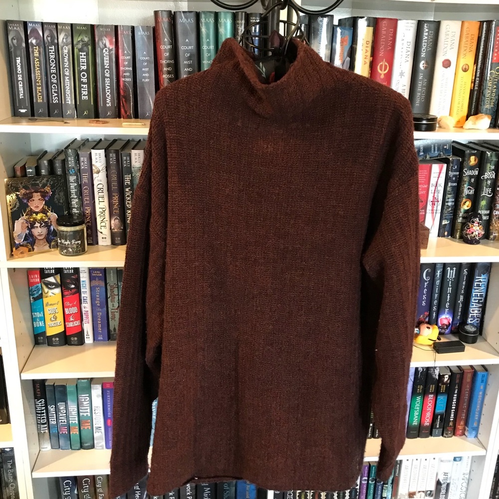 Slouchy all wool sweater .